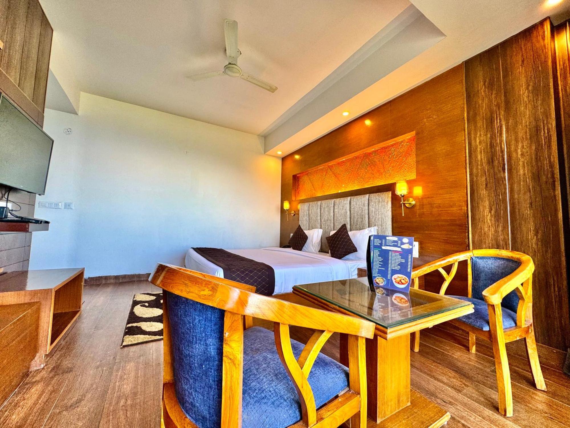 מוסורי Ab'S Abode-A Boutique Hotel מראה חיצוני תמונה